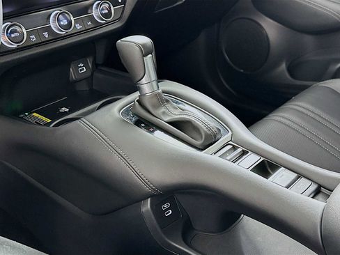 Used 2024 Honda HR-V EX-L image 15