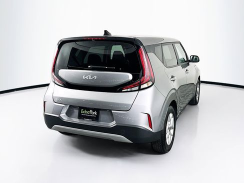 Used 2025 Kia Soul LX w/ LX Technology Package FWD image 9