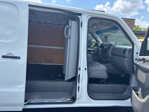 Used 2020 Nissan NV 2500 SV RWD image 8