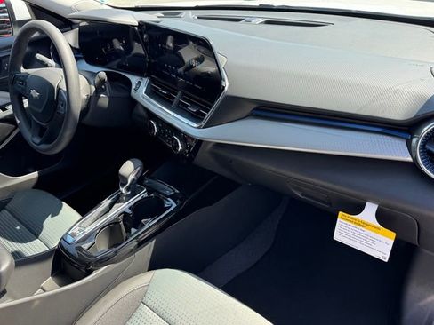 New 2026 Chevrolet Trax LT FWD image 6