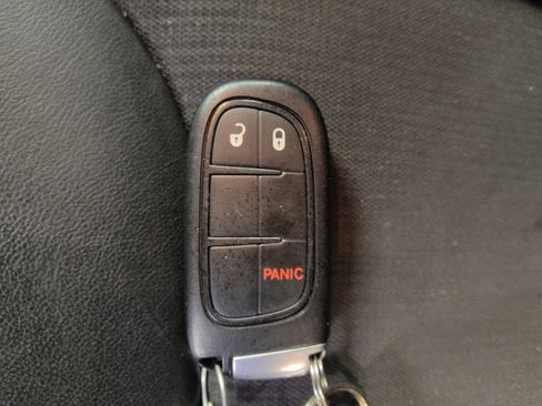 Used 2018 Jeep Cherokee Latitude Plus image 32