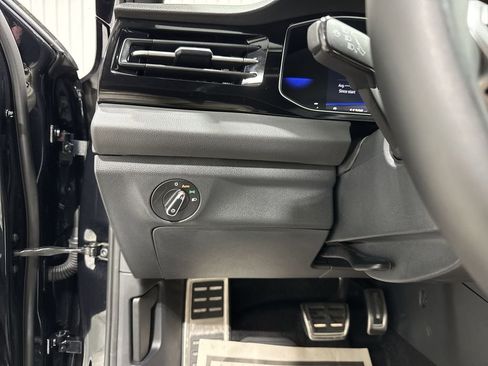 Used 2025 Volkswagen Jetta Sport FWD image 18