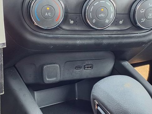 Used 2024 Chevrolet Trax RS FWD image 10