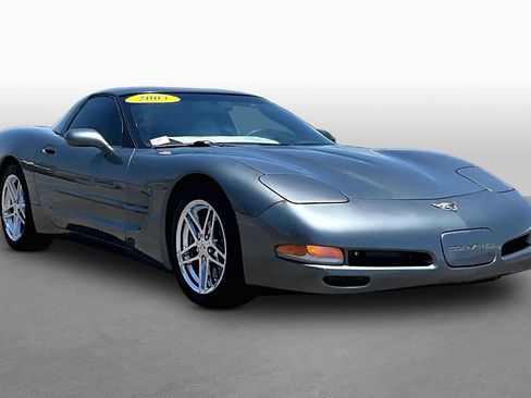 Used 2003 Chevrolet Corvette Coupe w/ Preferred Equipment Group RWD image 9