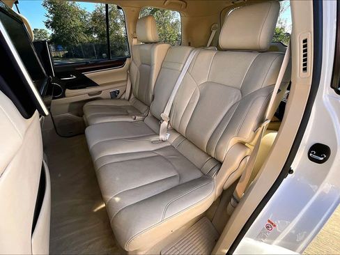 Used 2017 Lexus LX 570 4WD image 20