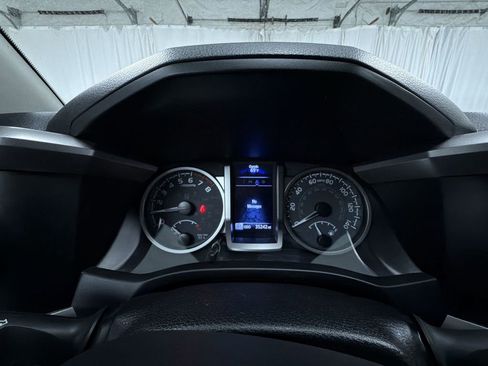 Used 2021 Toyota Tacoma SR5 AWD/4WD image 21