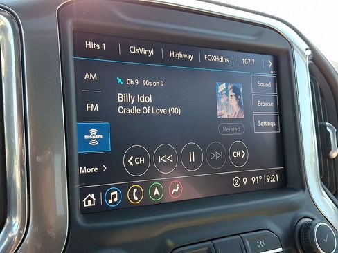Used 2022 Chevrolet Silverado 1500 LTZ w/ LTZ Premium Package AWD/4WD image 17