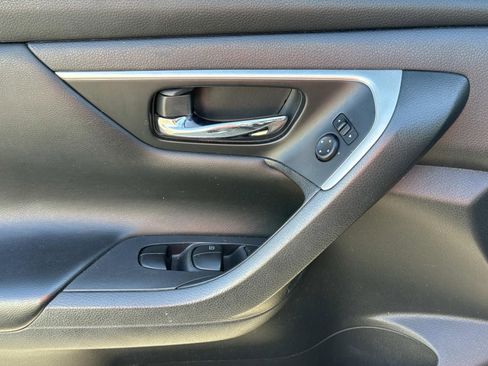 Used 2018 Nissan Altima 2.5 SV image 19