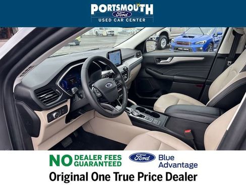 Used 2022 Ford Escape SEL w/ Technology Package image 4