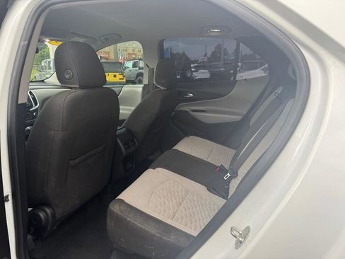 Used 2019 Chevrolet Equinox LS FWD image 8