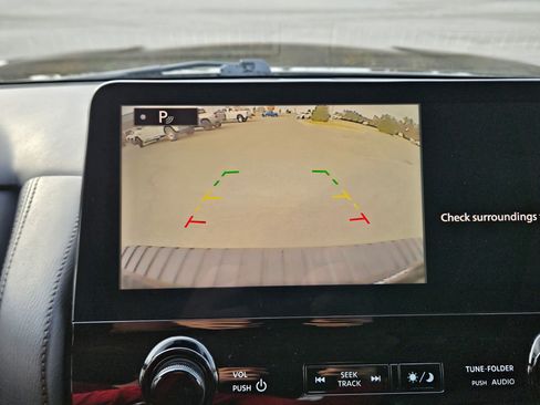 Used 2023 Nissan Armada SV image 32