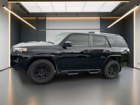 Used 2022 Toyota 4Runner SR5 RWD image 2