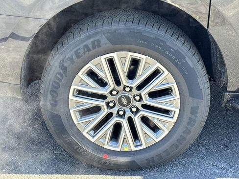 New 2026 Ford Expedition Max Platinum image 18