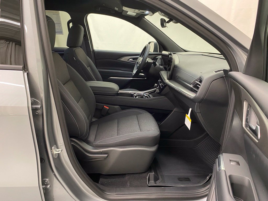 New 2027 Chevrolet Traverse LT w/ Driver Confidence Package AWD/4WD image 15