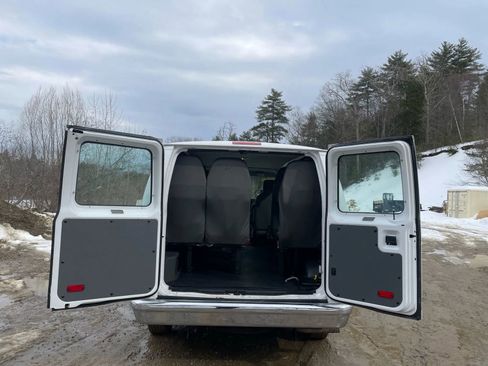 Used 2014 Ford E-150 and Econoline 150 w/ Power Group image 13
