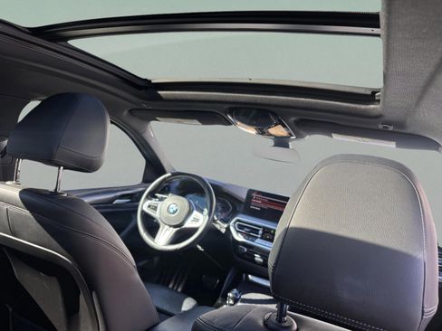 Used 2022 BMW X4 xDrive30i w/ M Sport Package image 9