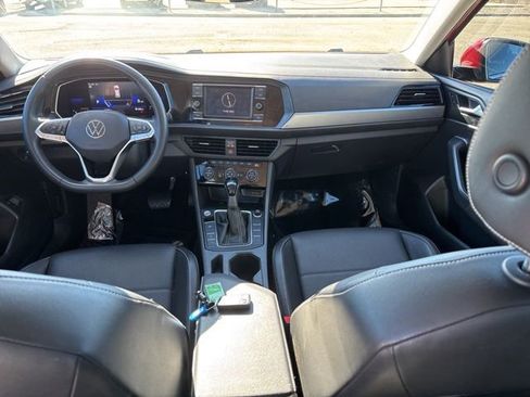Used 2022 Volkswagen Jetta SE image 21
