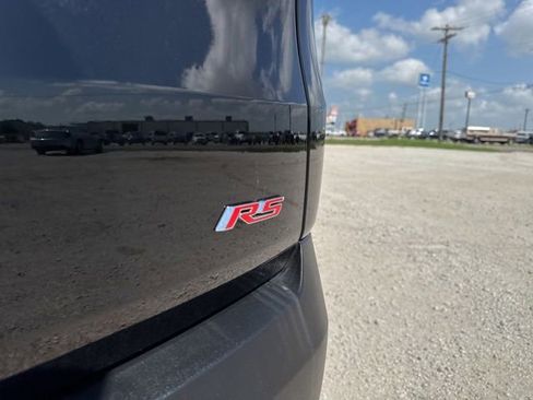 Used 2023 Chevrolet Traverse RS image 12