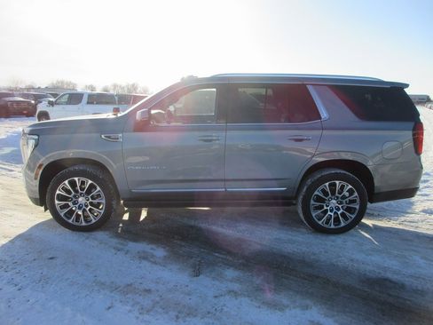 New 2026 GMC Yukon Denali w/ Sun & Power Step Package image 8