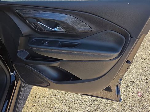 Used 2024 GMC Terrain SLT image 16