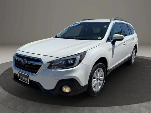 Used 2018 Subaru Outback 2.5i Premium AWD/4WD image 11