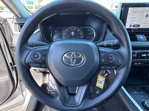 Used 2023 Toyota RAV4 LE AWD/4WD image 23
