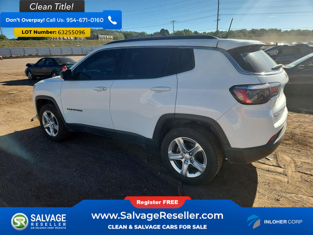 Used 2023 Jeep Compass Latitude AWD/4WD image 3