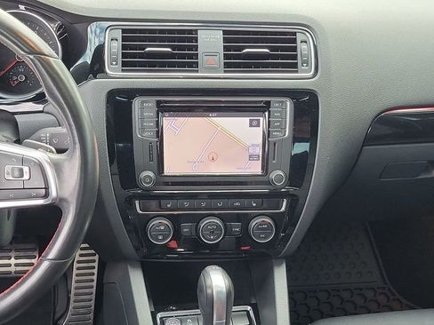 Used 2018 Volkswagen Jetta GLI image 24