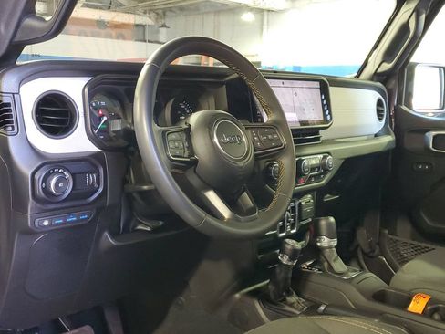 Used 2024 Jeep Wrangler Unlimited AWD/4WD image 16