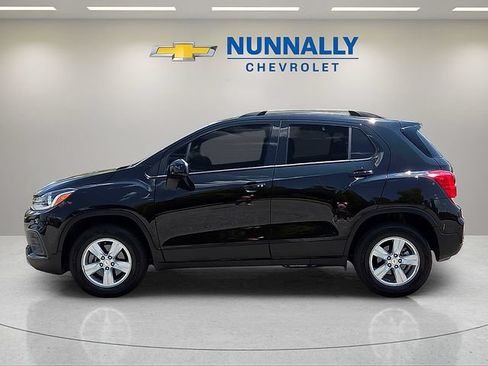 Used 2022 Chevrolet Trax LT w/ LT Convenience Package AWD/4WD image 2