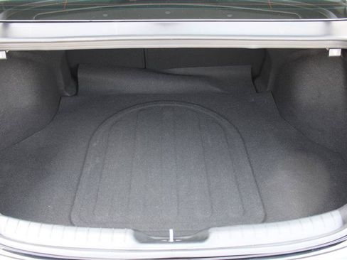 Used 2025 Hyundai Elantra Limited FWD image 19
