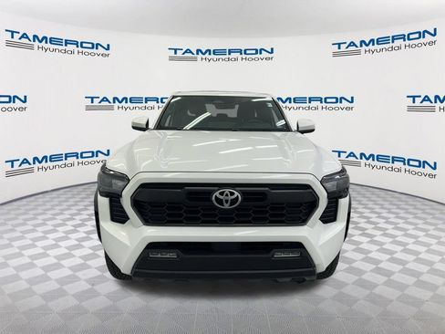 Used 2025 Toyota Tacoma TRD Off-Road AWD/4WD image 8