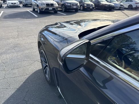 Used 2020 BMW 750i xDrive w/ Autobahn Package image 6