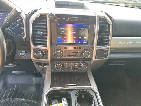 Used 2020 Ford F250 Lariat w/ Lariat Ultimate Package AWD/4WD image 27