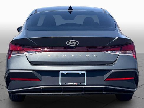 Used 2024 Hyundai Elantra SEL FWD image 5