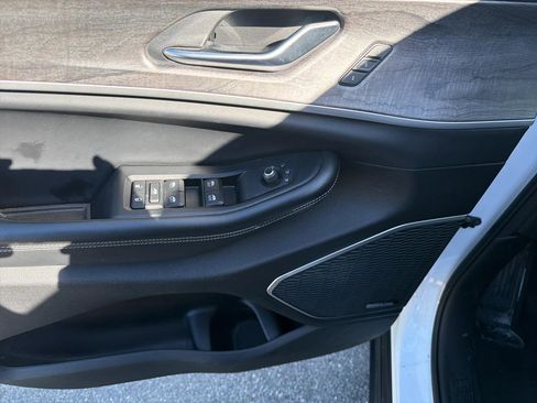 Used 2022 Jeep Grand Cherokee L Limited image 21