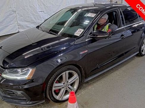 Used 2017 Volkswagen Jetta GLI image 2