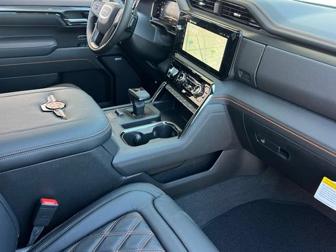 New 2026 GMC Sierra 1500 AT4 w/ AT4 Premium Package AWD/4WD image 13