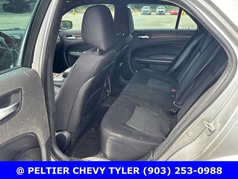 Used 2012 Chrysler 300 RWD image 15