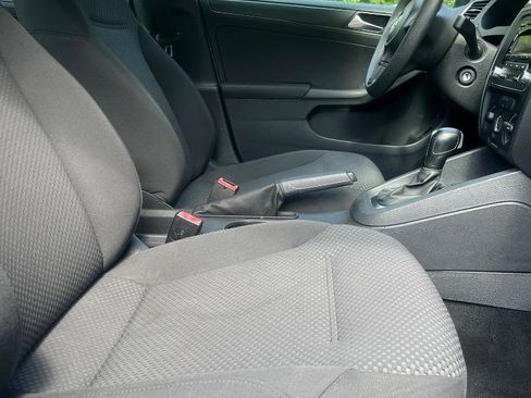 Used 2011 Volkswagen Jetta Sedan FWD image 34