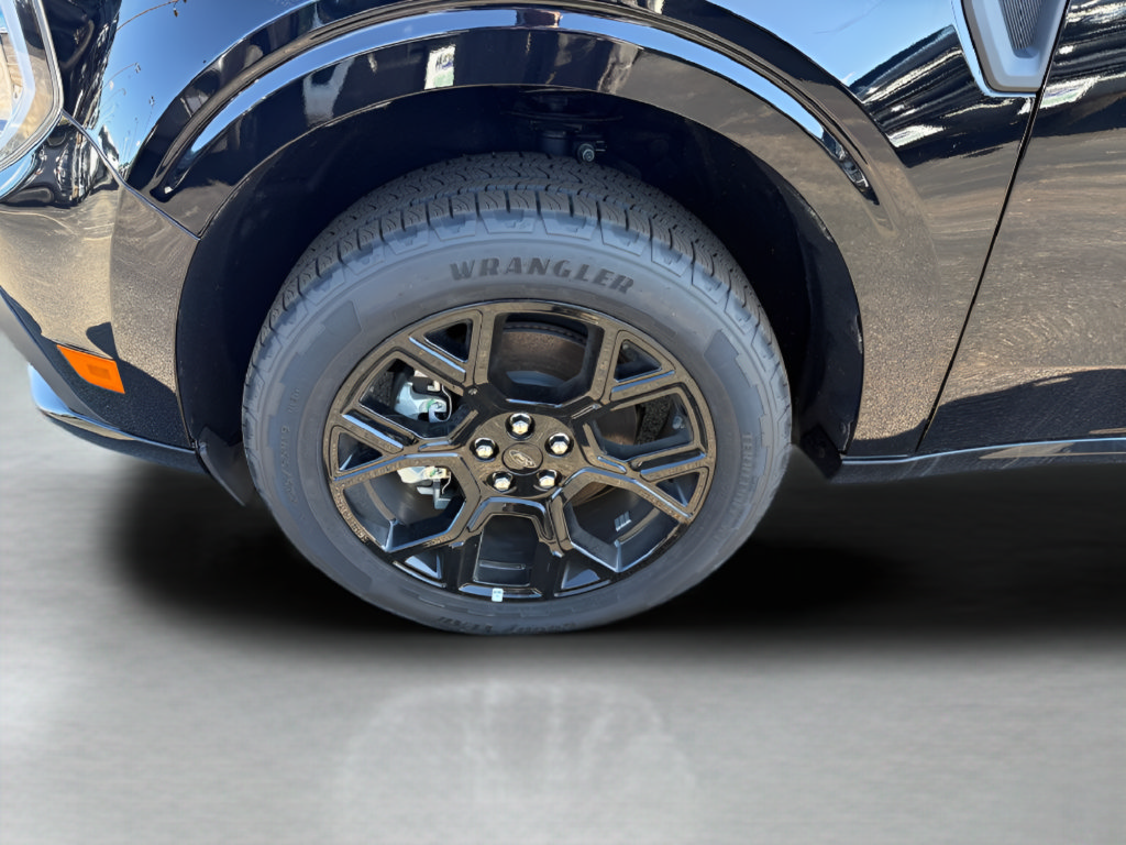 Used 2025 Ford Maverick Lobo AWD/4WD image 24