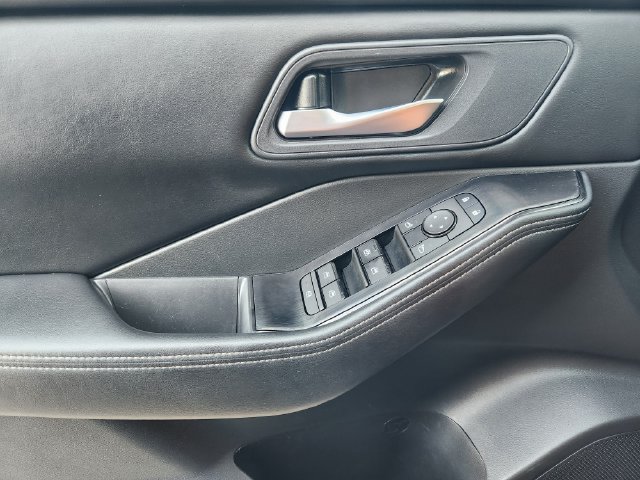 Used 2026 Nissan Rogue SV FWD image 24