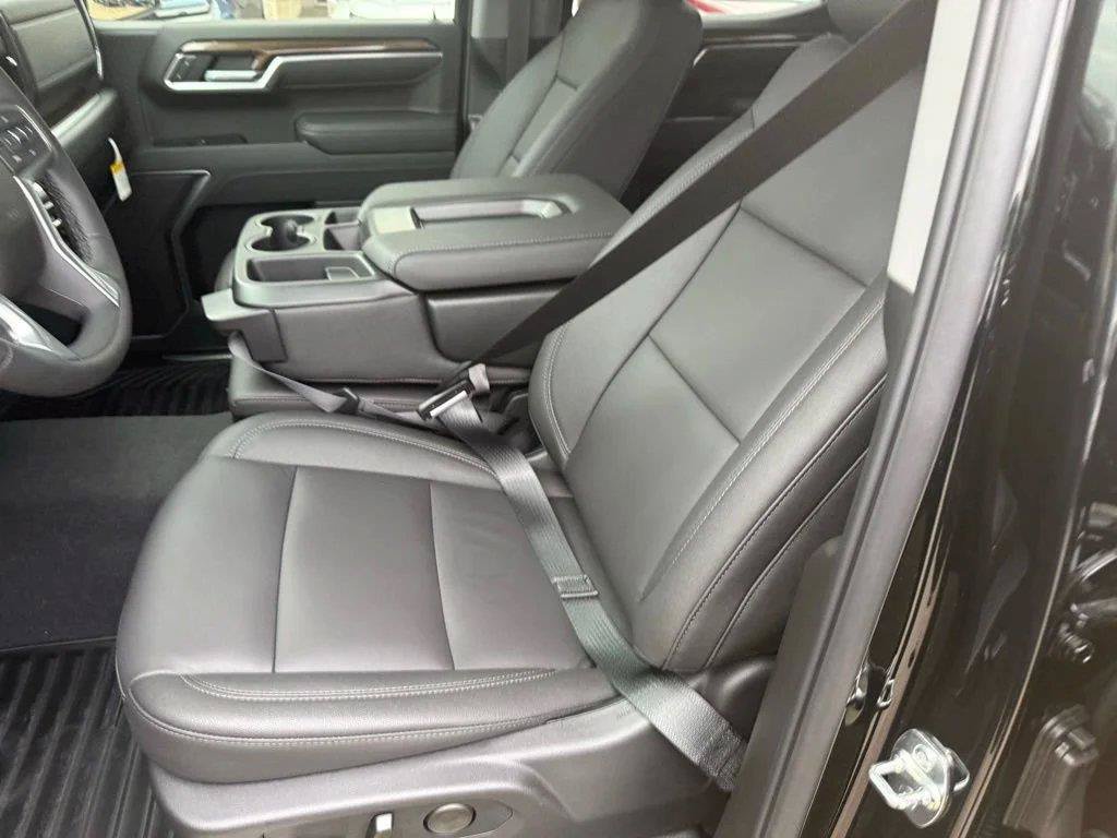 Used 2026 Chevrolet Silverado 1500 LT w/ Texas Edition Plus RWD image 21