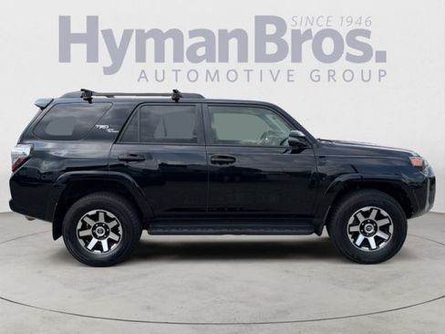 Used 2020 Toyota 4Runner TRD Off-Road Premium w/ Moonroof Package AWD/4WD image 2