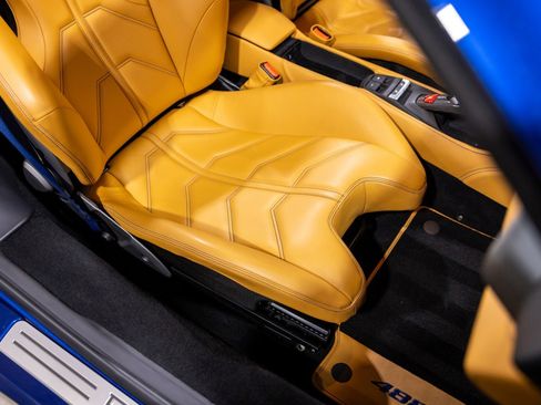 Used 2019 Ferrari 488 Spider image 34