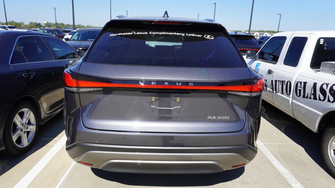 Used 2025 Lexus RX 350 Premium w/ Accessory Package (Z1) FWD image 4