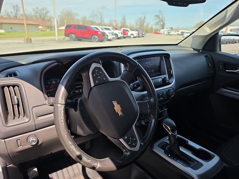 Used 2022 Chevrolet Colorado LT w/ Fleet Safety Package image 4