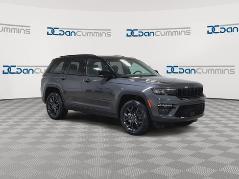 New 2025 Jeep Grand Cherokee Limited image 2