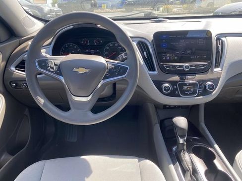 Used 2025 Chevrolet Malibu LS FWD image 11