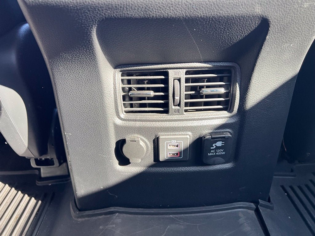 Used 2023 Nissan Titan PRO-4X AWD/4WD image 22